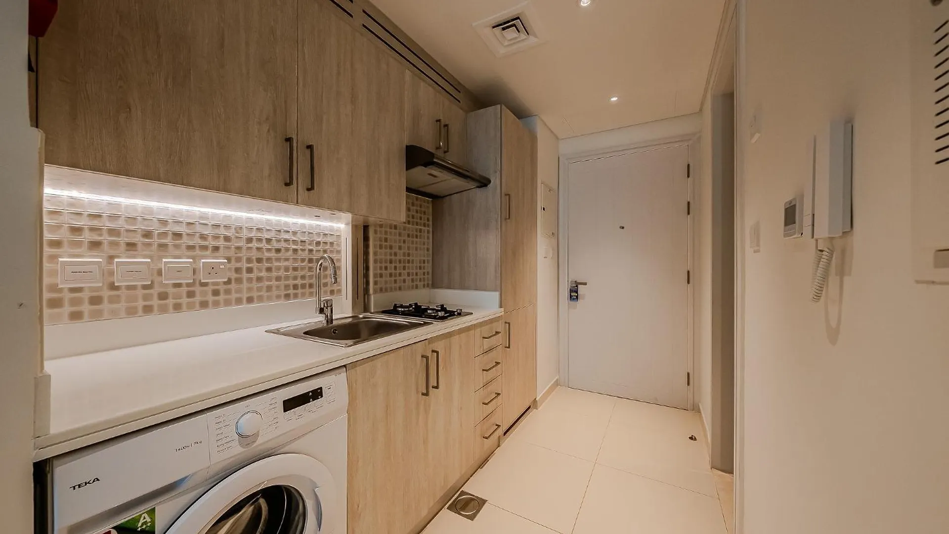 Exquisite Studio Apartment In Palm Jumeirah Dubai